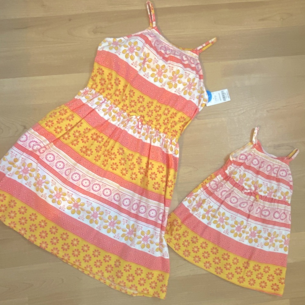 Set of 2 Mommy&me / sister Carter’s dresses
